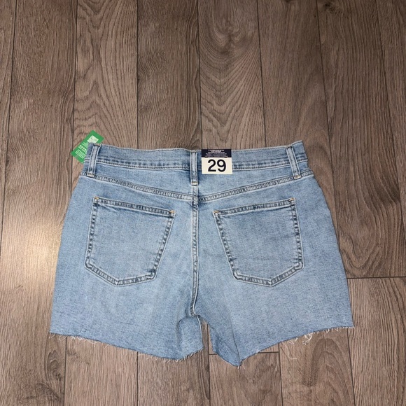 GAP Light Blue Distressed 5" GIRLFRIEND SHORT MID RISE - Picture 4 of 5